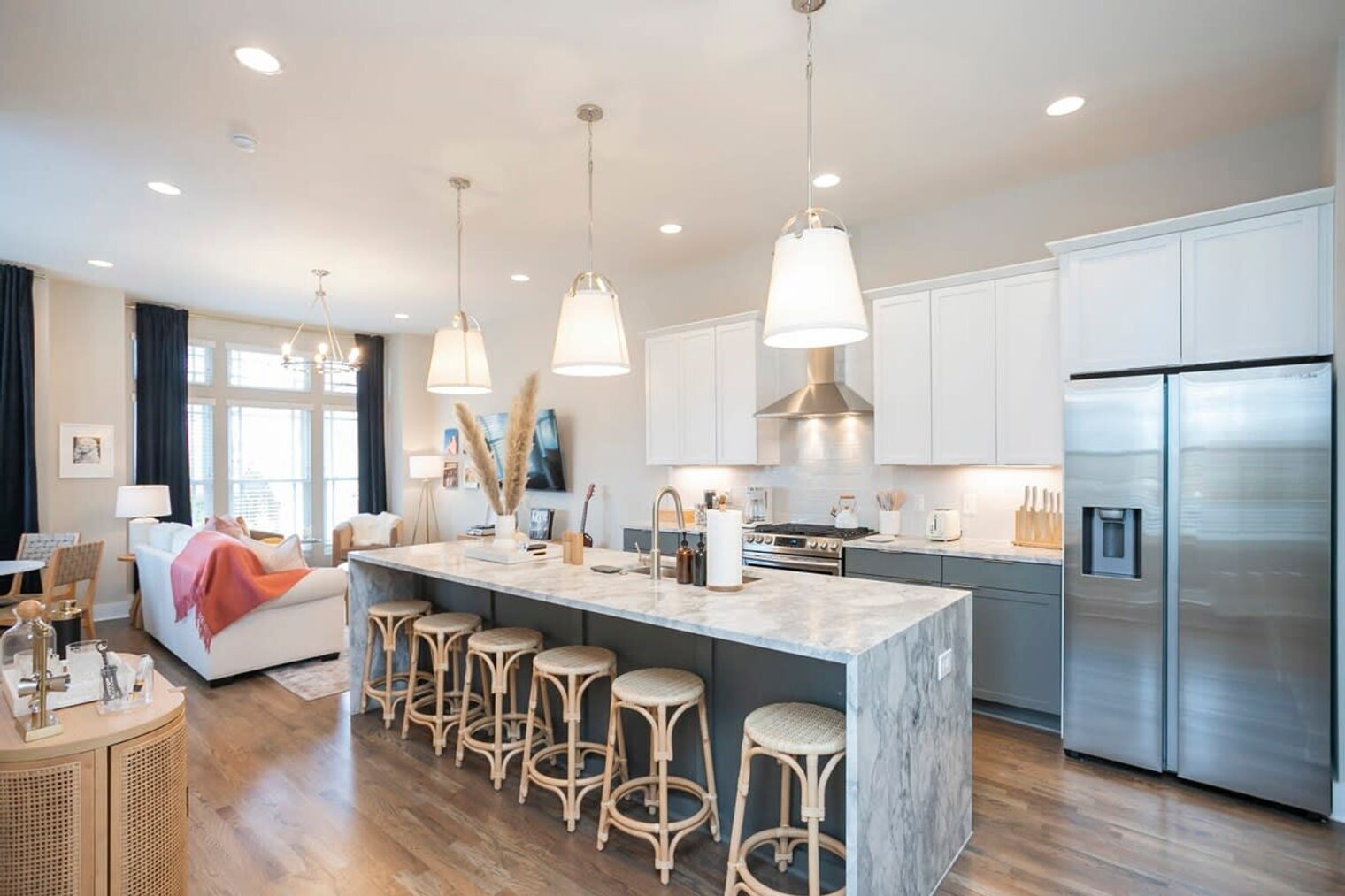 Building Photo - 713 26th Ave N