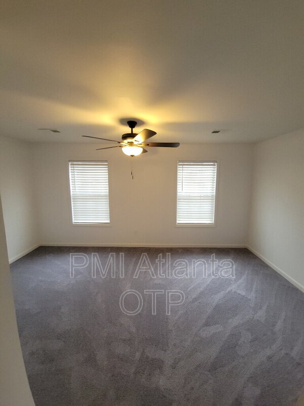 Building Photo - 1782 Millview Dr NE