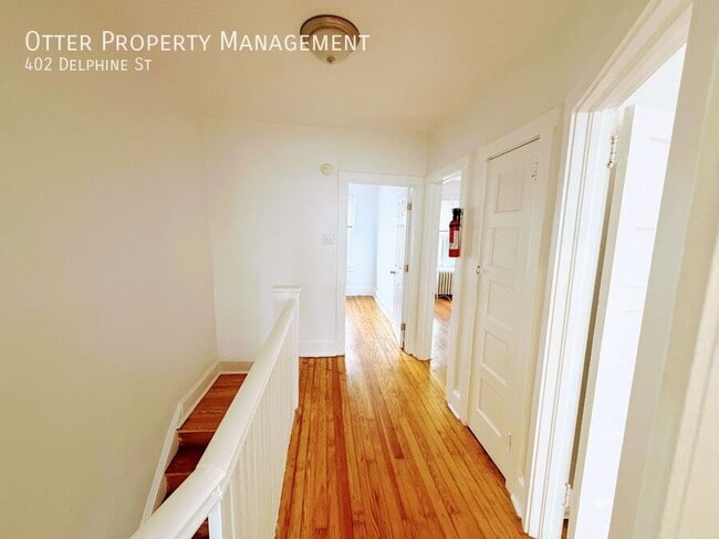 Building Photo - 402 Delphine St