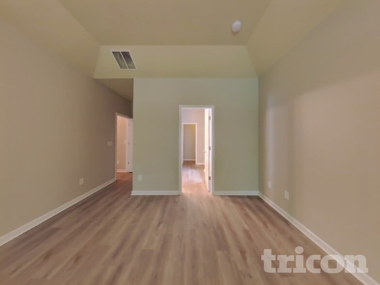 Building Photo - 15 Victoria Dr