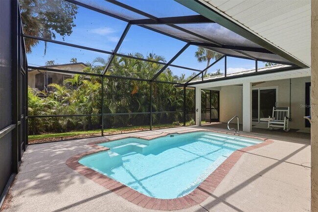 Building Photo - 5159 Oakmont Pl