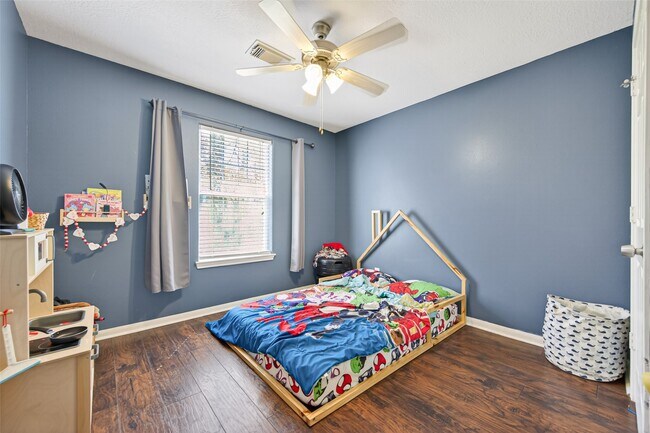 Building Photo - 10391 Royal Magnolia Dr