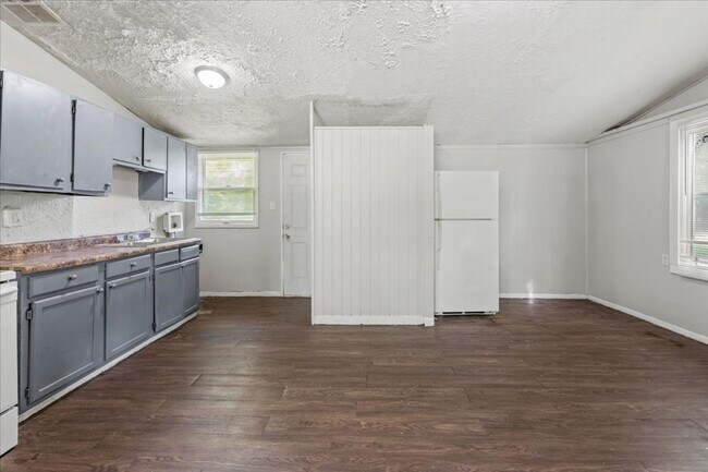 Building Photo - 2967 Wallace Ave