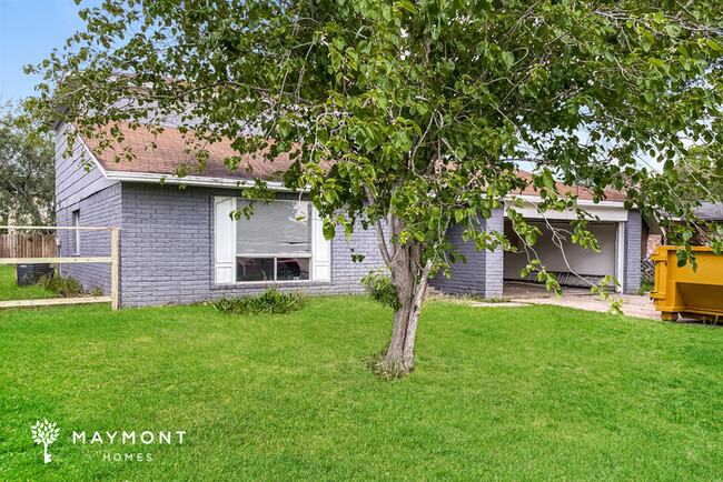 Building Photo - 3 Bedroom Houston Home