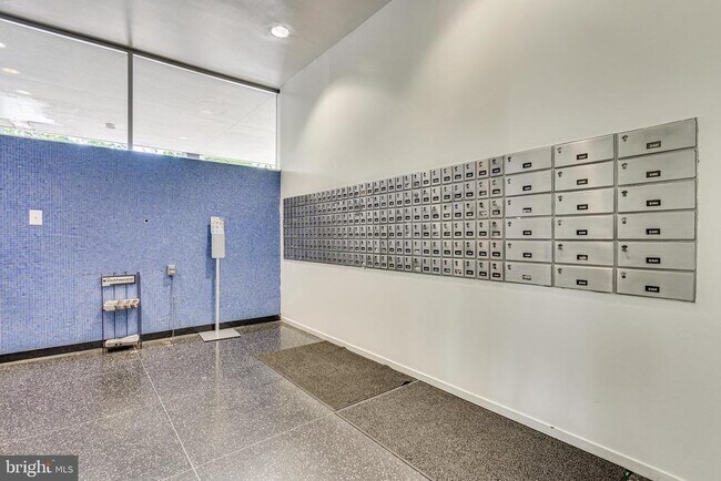 Building Photo - 1311 Delaware Ave SW