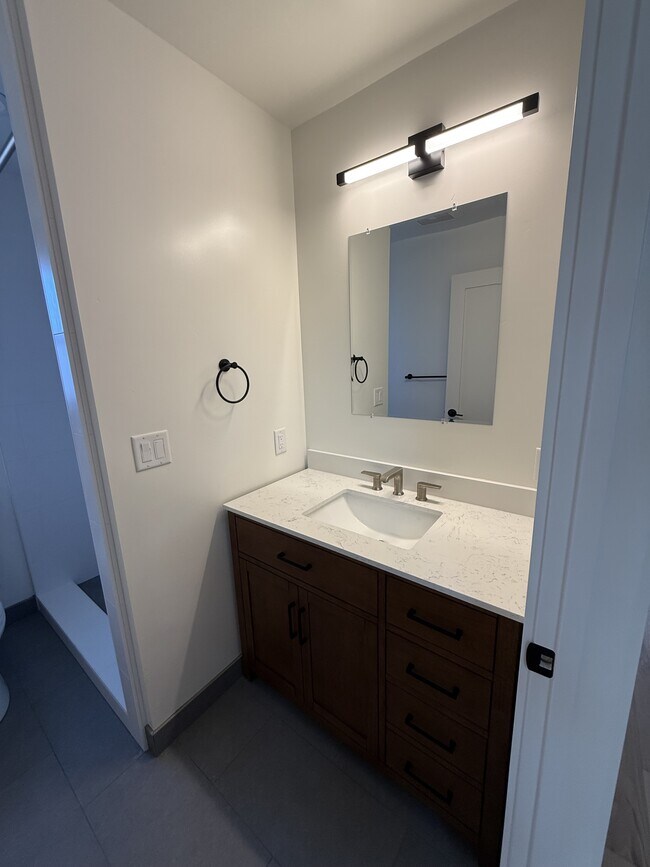 Building Photo - 1212 Chanticleer Ave