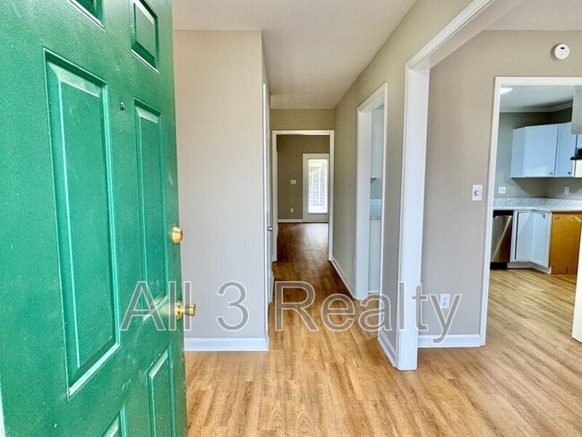 Building Photo - 3107 Sutton Dr