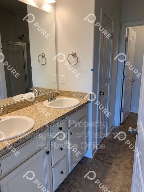 Building Photo - 283 Abercorn Dr