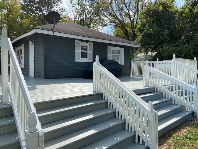 Building Photo - Single Family Home in Branson