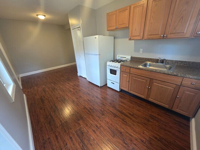 Building Photo - 1007 State Route 52 - Unit 4