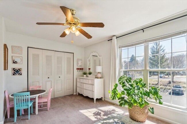Building Photo - 4 Bedroom 2 Bath Townhome in Exton Station