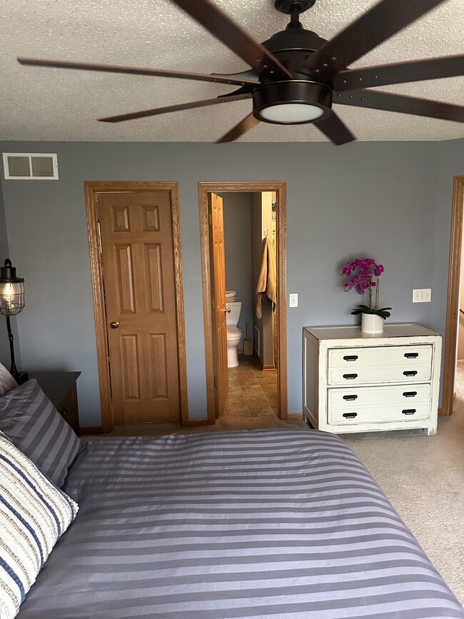 Building Photo - 6809 Pine Crest Trail S