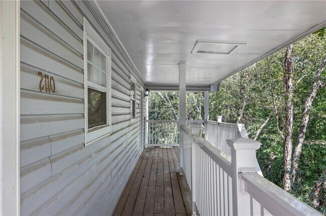 Building Photo - 2110 Augusta Dr