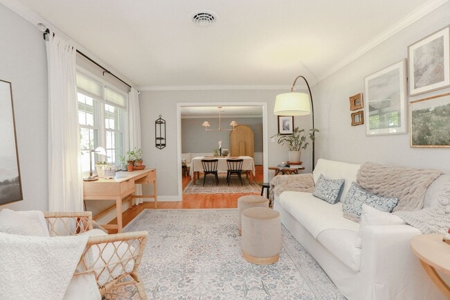 Building Photo - Charming 2BR in Historic Home – Bright, Sp...