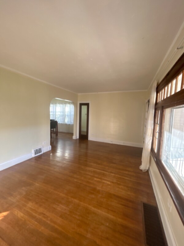 Building Photo - 1561 Bunts Rd