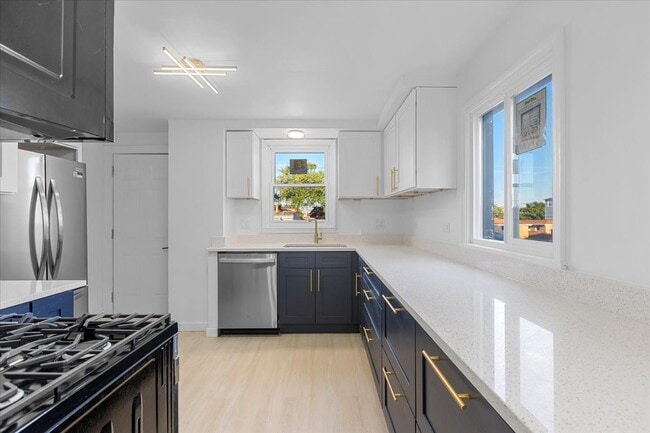 Building Photo - 1335 Marengo Ave