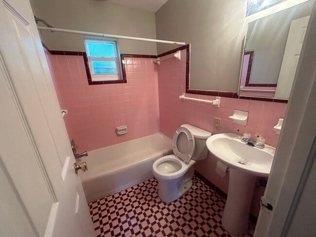 Building Photo - Cute 1/1 Mission Road