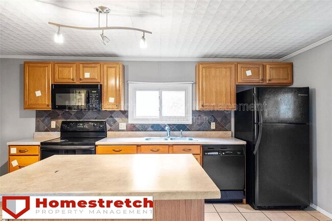 Building Photo - 8109 Mathilda Ave