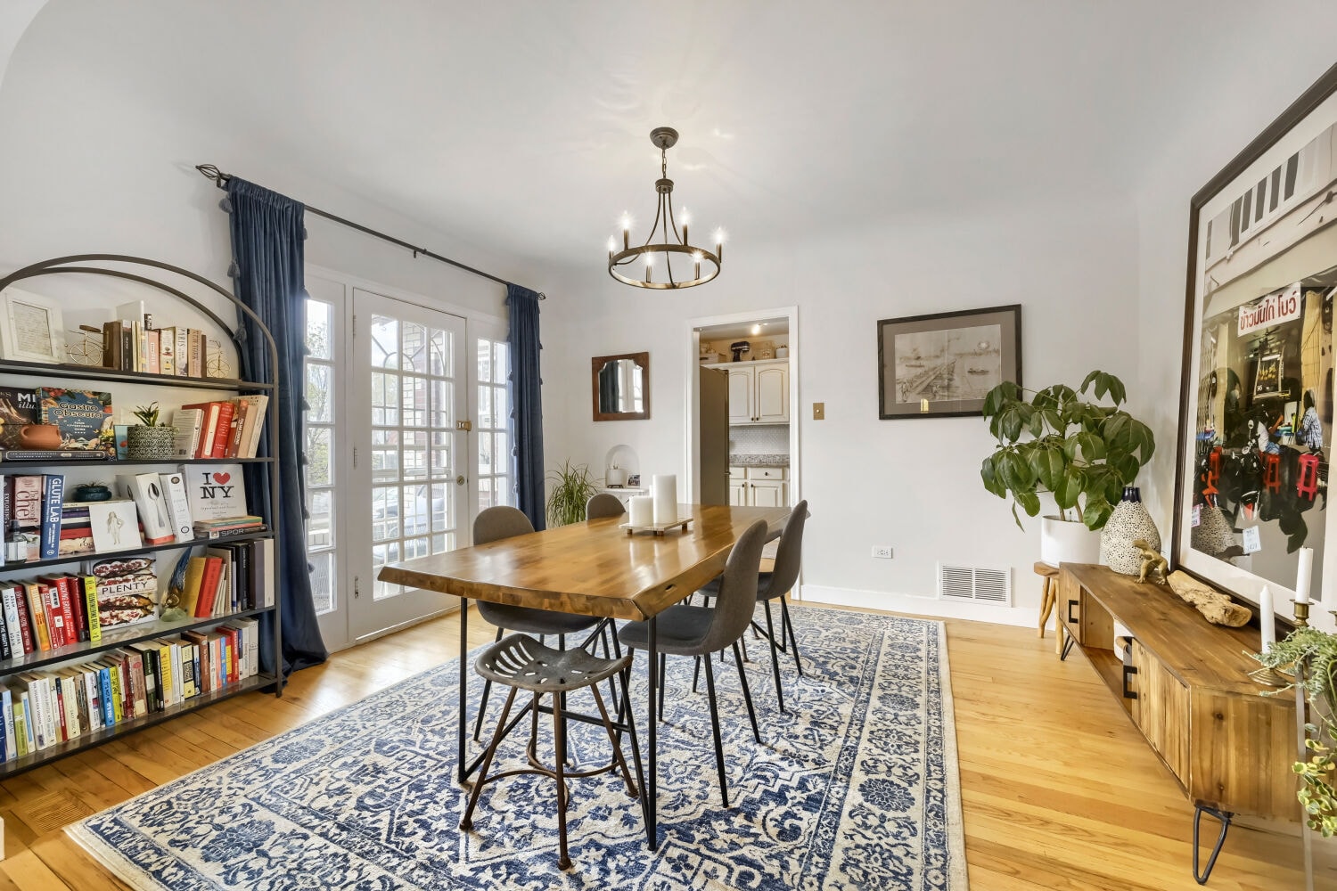 Building Photo - 3305 N Clay St