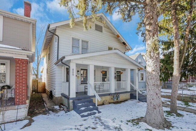 Building Photo - 807-809 E Deshler Ave