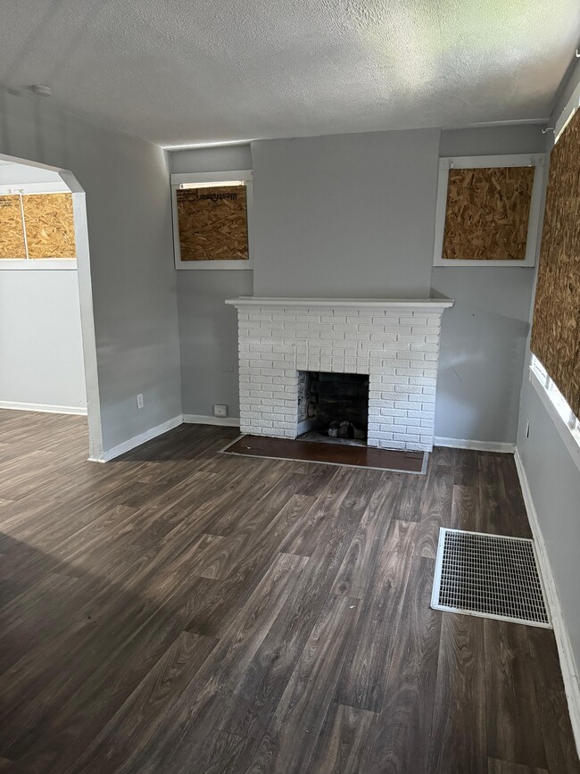 Building Photo - 20124 Santa Rosa Dr