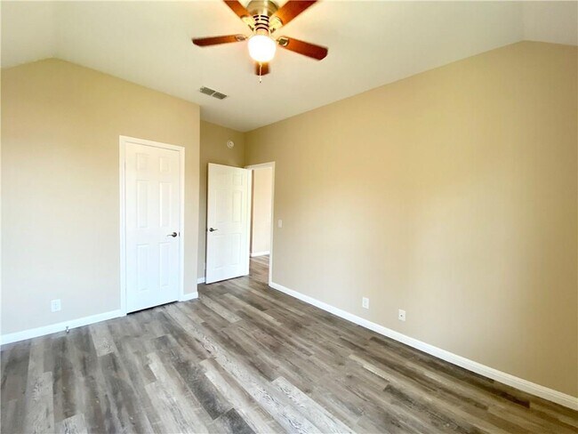 Building Photo - 2214 Conway Cove