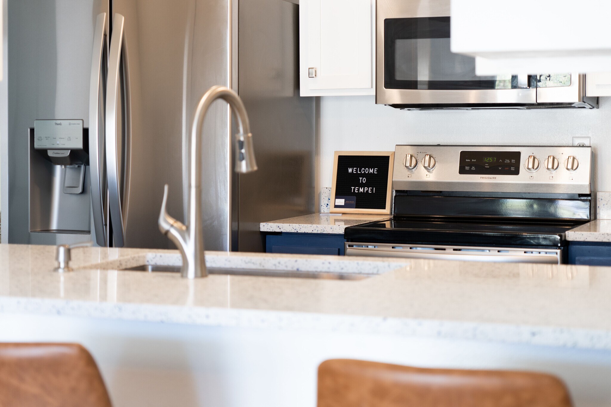 Building Photo - 400 E Greenway Dr