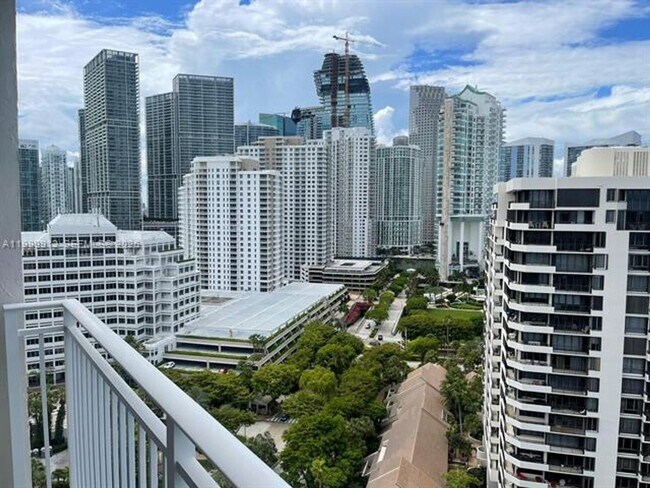 Building Photo - 770 Claughton Island Dr