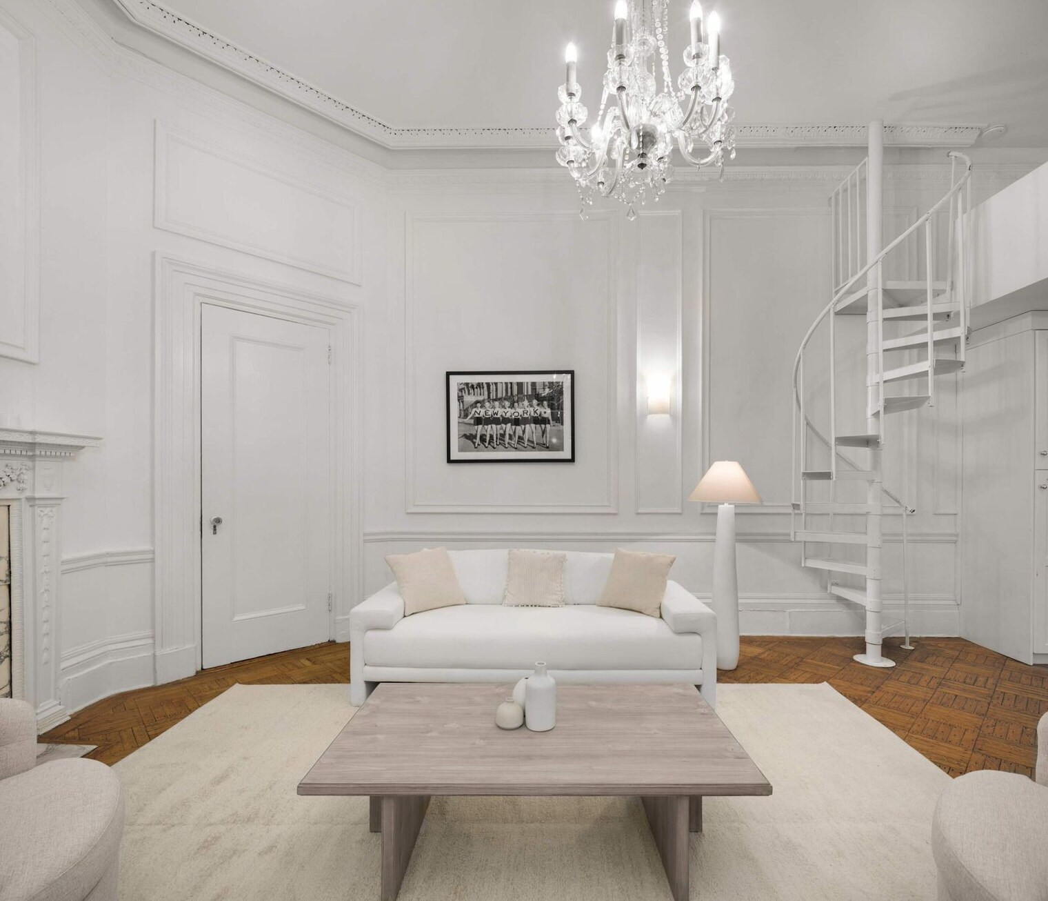 Building Photo - 3 E 9th St