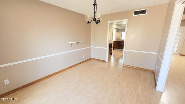 Building Photo - 6836 Orizaba Ave