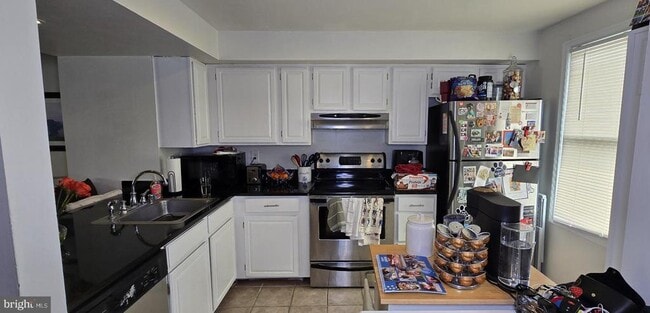 Building Photo - 3591 Laurel View Ct
