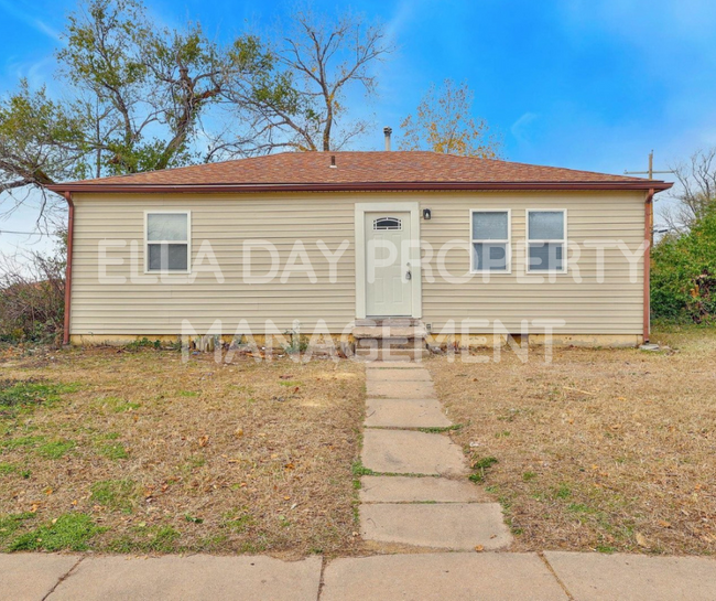 Primary Photo - 2505 N Chautauqua Ave