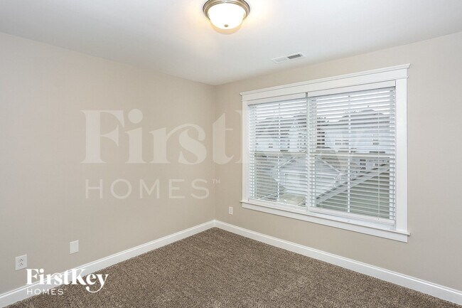 Building Photo - 128 Kensington St