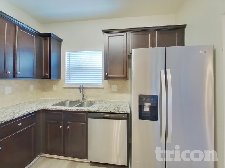 Building Photo - 5541 Union Pointe Pl