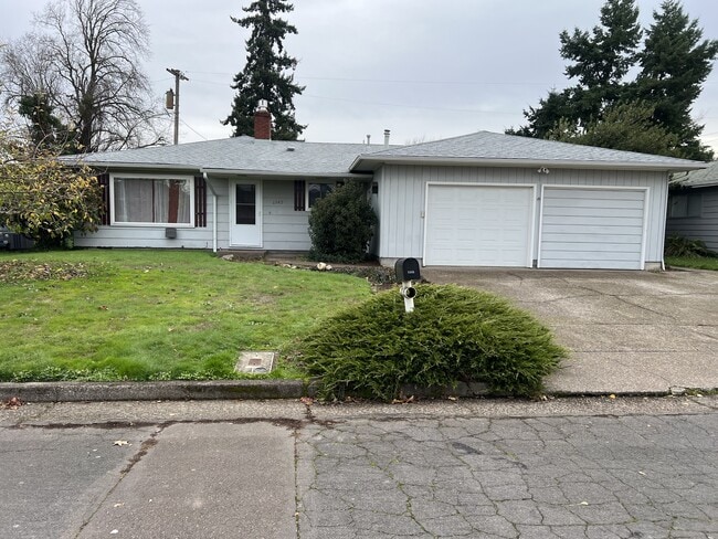 Building Photo - 1345 SE Madison St