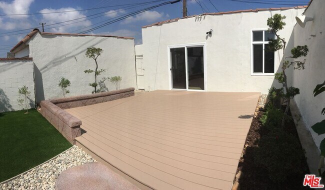 Building Photo - 2107 W 84th Pl