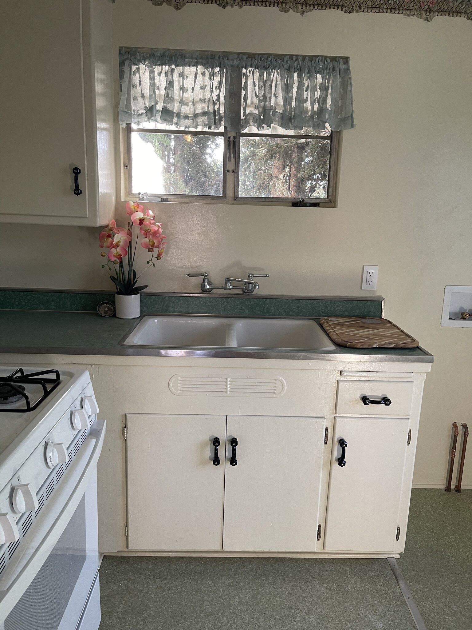 Building Photo - 1431 1/2 N Allen Ave