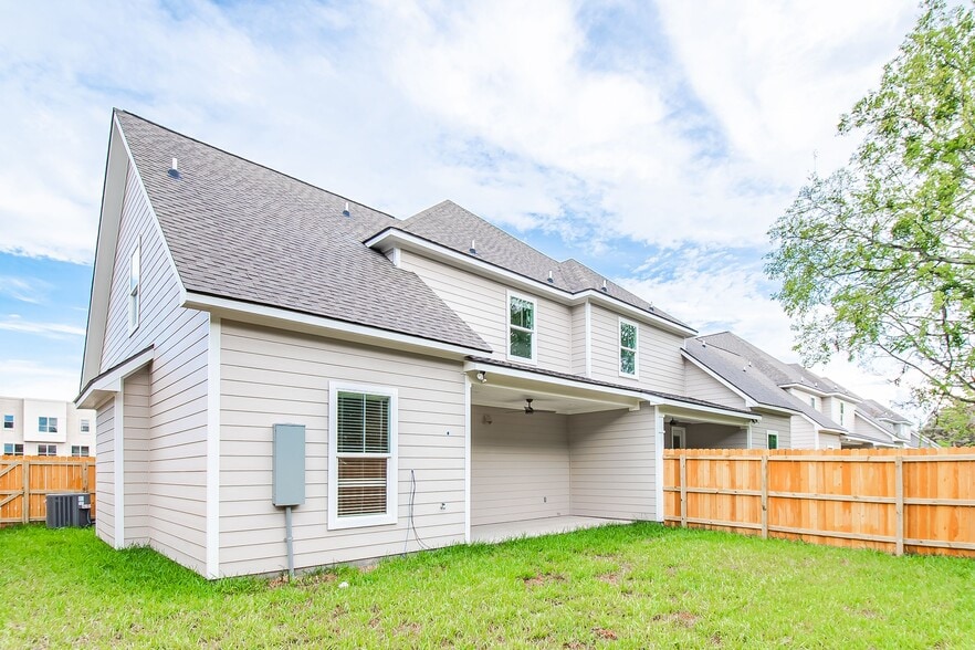 Building Photo - 511 Dominik Dr
