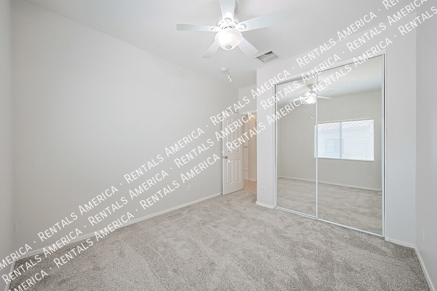 Building Photo - 15289 W Desert Hills Dr