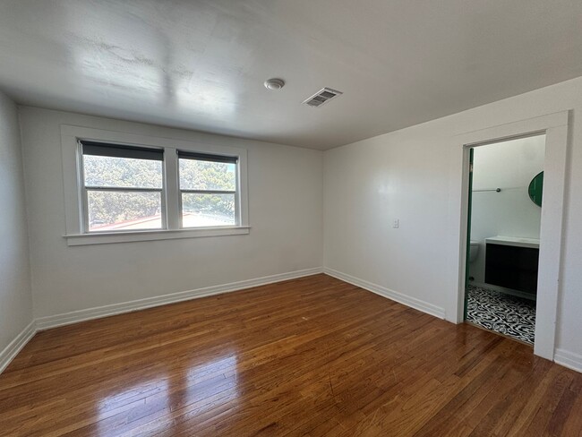 Building Photo - 120 N Austin St