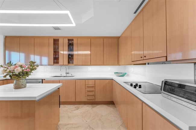 Building Photo - 430 Grand Bay Dr