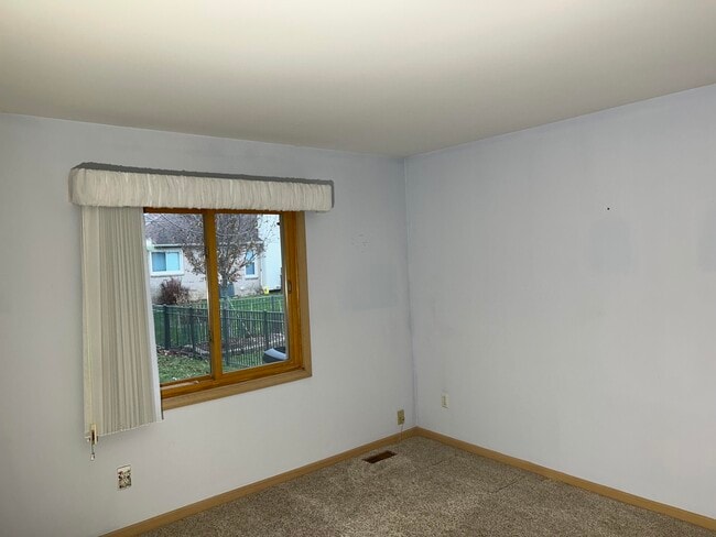 Building Photo - 21878 E Sunset Dr