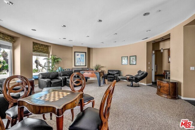 Building Photo - 7301 Vista Del Mar