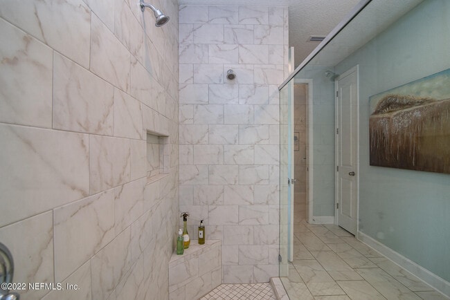 Building Photo - 118 Pioneer Village Dr