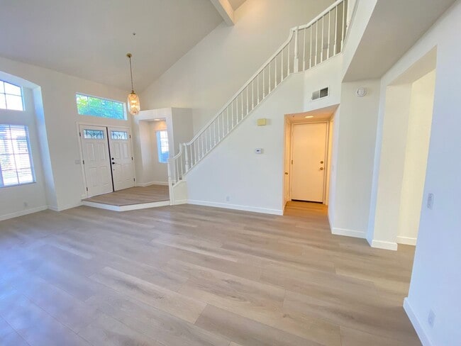 Building Photo - Very Spacious 3 Bedroom, 2.5 Bathroom House For Rent in Buena Park-Lots of Recent Upgrades!