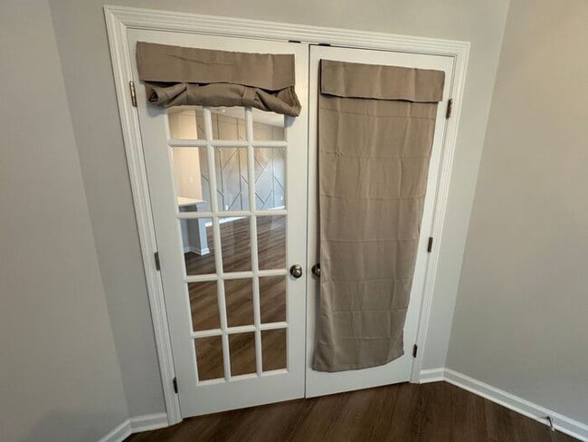 Building Photo - Extra Square footage, Mountain Views