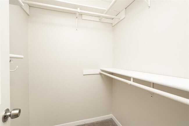 Building Photo - 16120 Stuebner Airline Rd
