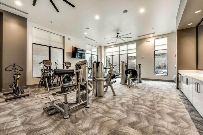 Building Photo - 101 S Center St