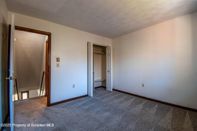 Building Photo - 414-416-416 Melrose Ave