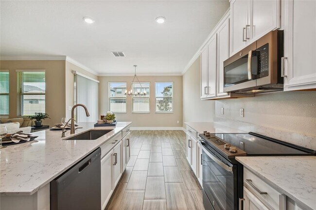 Building Photo - 9754 Little Bluestem Dr